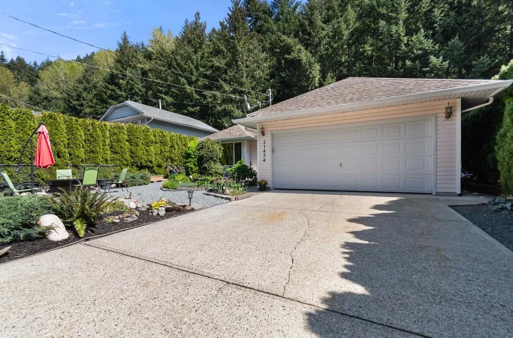 21454 RICHMOND DRIVE, Hope, BC — Residential for Sale - Photo 2