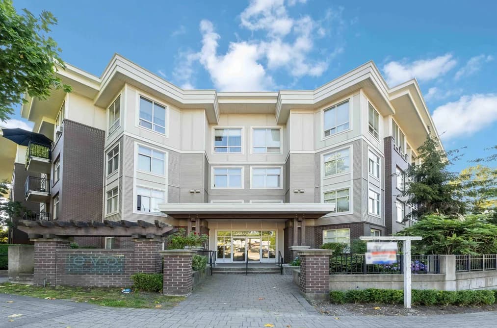 215 13555 GATEWAY DRIVE, Surrey, BC — Residential for Sale - Main Photo