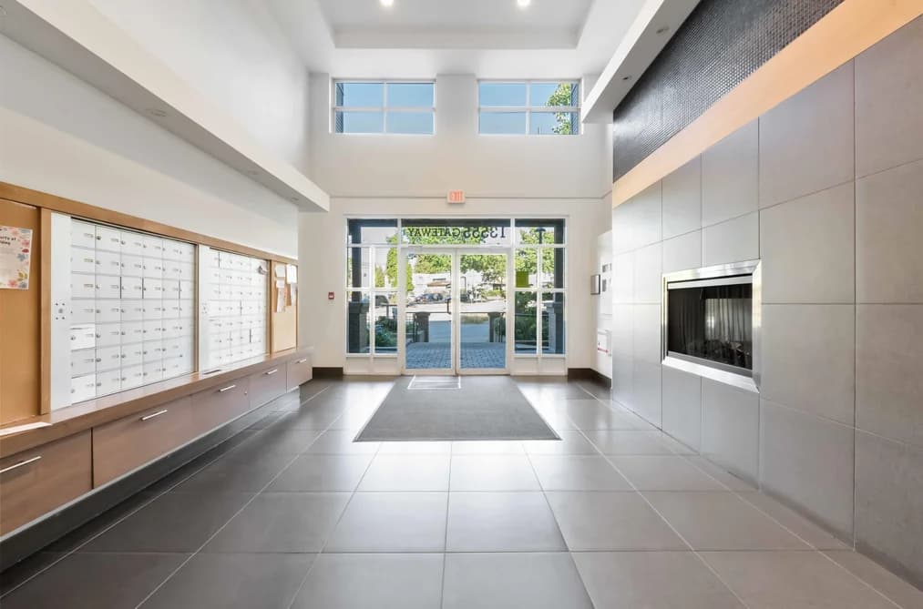 215 13555 GATEWAY DRIVE, Surrey, BC — Residential for Sale - Photo 2