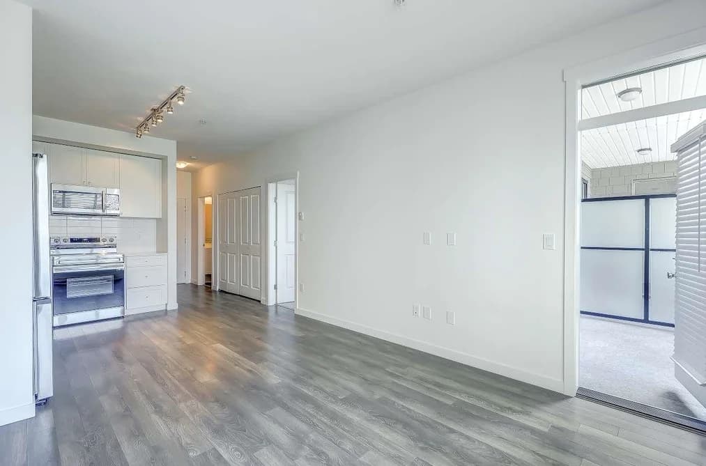 215 15825 85 AVE AVENUE, Surrey, BC — Residential for Sale - Photo 2
