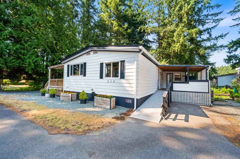 215 20071 24 AVENUE, Langley, BC — Residential for Sale - Photo 2
