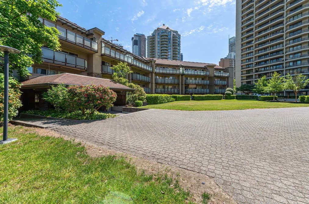 215 4373 HALIFAX STREET, Burnaby, BC — Residential for Sale - Main Photo