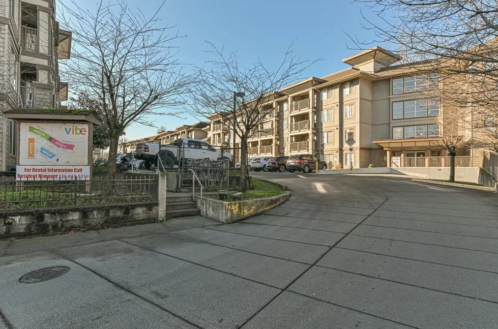 215 45567 YALE ROAD, Chilliwack, BC — Residential for Sale - Photo 2