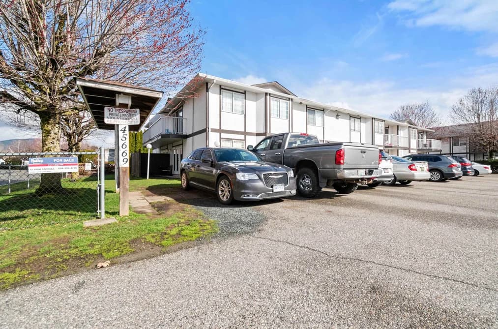 215 45669 MCINTOSH DRIVE, Chilliwack, BC — Residential for Sale - Photo 2