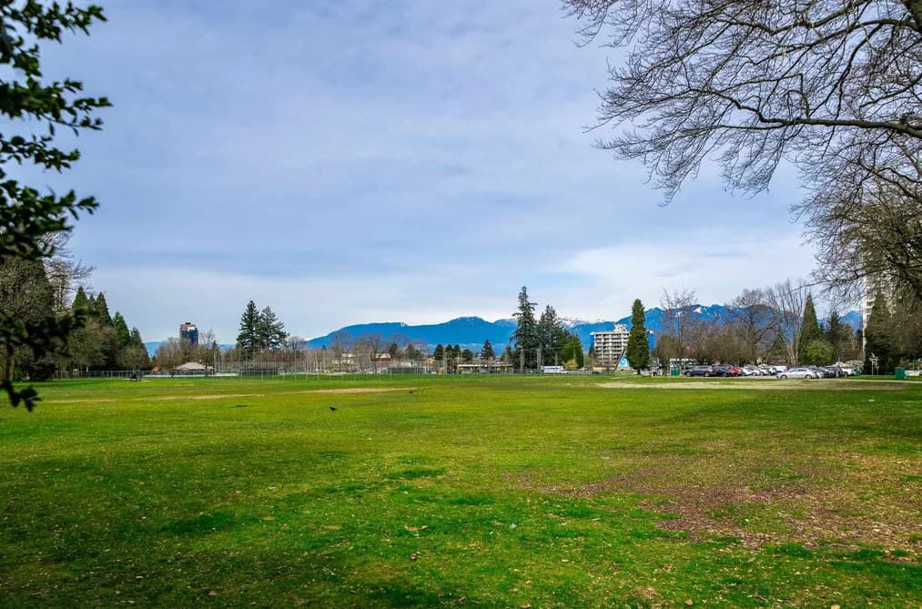 215 5932 PATTERSON AVENUE, Burnaby, BC — Residential for Sale - Photo 2