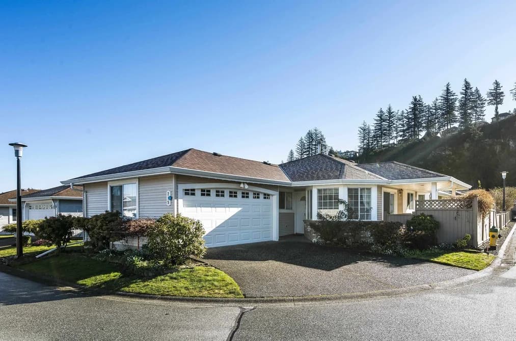215 6001 PROMONTORY ROAD, Chilliwack, BC — Residential for Sale - Main Photo