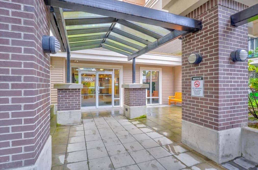 215 9655 KING GEORGE BOULEVARD, Surrey, BC — Residential for Sale - Photo 2