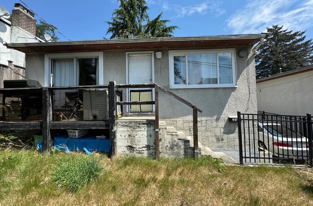 215 SHAW STREET, New Westminster, BC — Residential for Sale - Main Photo