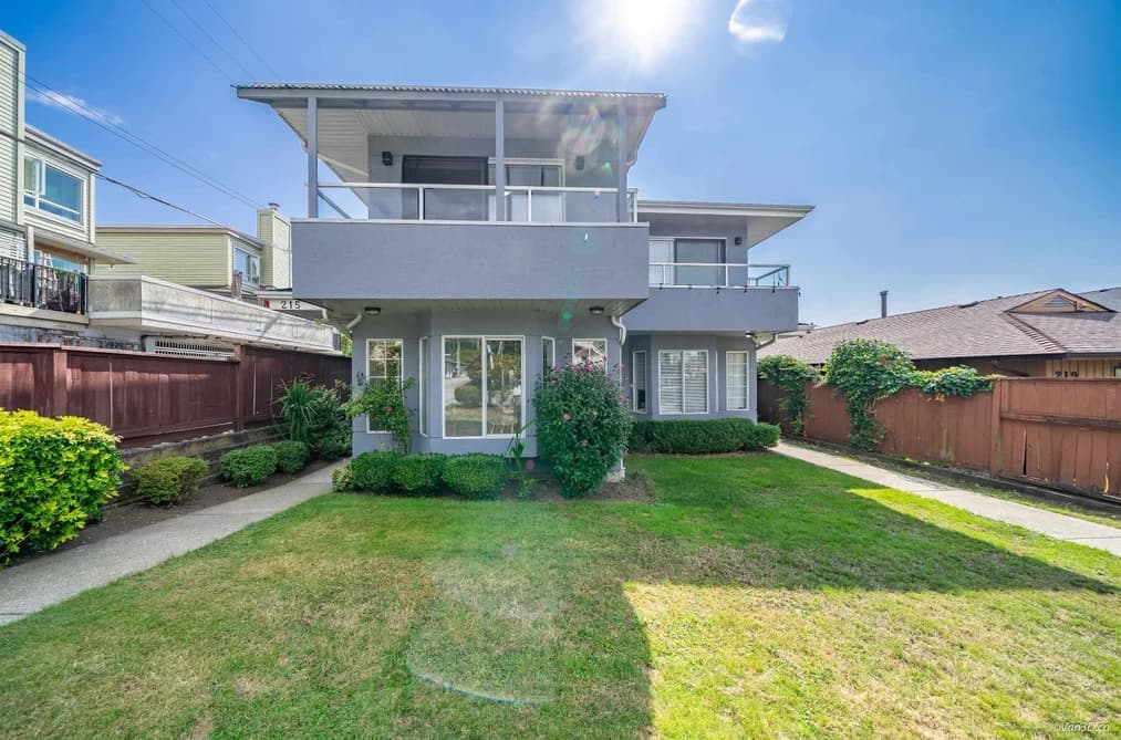 215 W 18TH STREET, North Vancouver, BC — Residential for Sale - Main Photo
