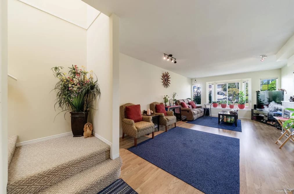 215 W 18TH STREET, North Vancouver, BC — Residential for Sale - Photo 2