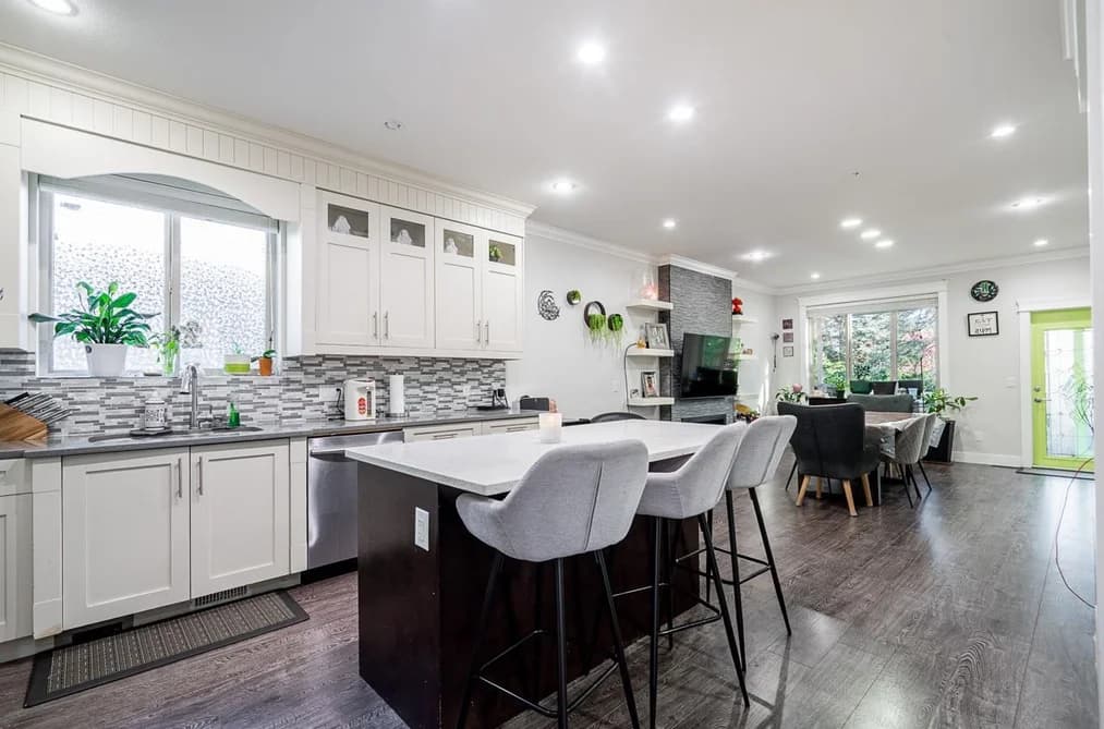 21528 DONOVAN AVENUE, Maple Ridge, BC — Residential for Sale - Main Photo