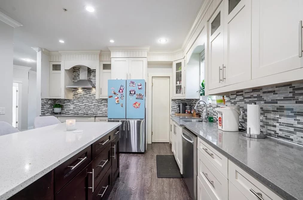 21528 DONOVAN AVENUE, Maple Ridge, BC — Residential for Sale - Photo 2