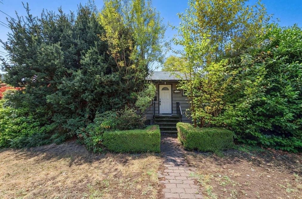 2155 MOHAWK AVENUE, Coquitlam, BC — Residential for Sale - Main Photo