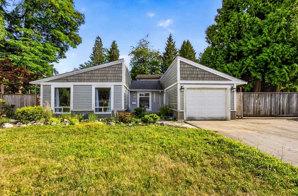 21598 SPRING AVENUE, Maple Ridge, BC — Residential for Sale - Photo 2