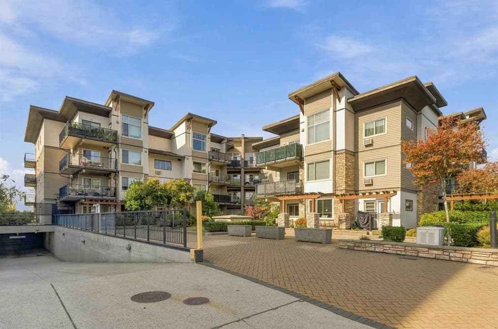 216 11935 BURNETT STREET, Maple Ridge, BC — Residential for Sale - Main Photo