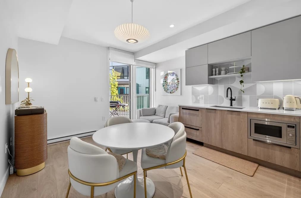 216 322 E 15TH AVENUE, Vancouver, BC — Residential for Sale - Main Photo