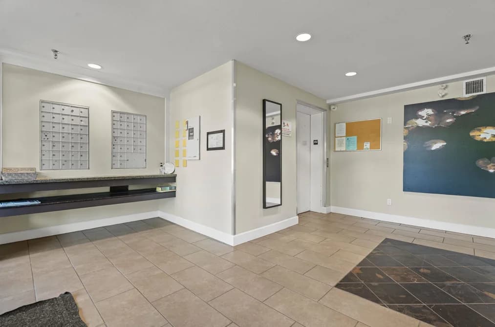 216 46262 FIRST AVENUE, Chilliwack, BC — Residential for Sale - Photo 2