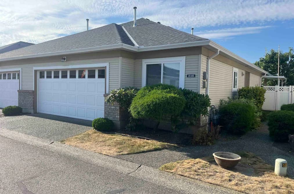 216 8485 YOUNG ROAD, Chilliwack, BC — Residential for Sale - Photo 2