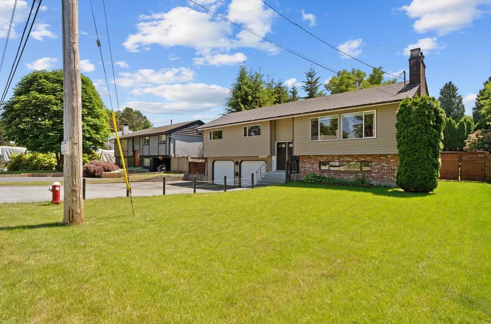 21656 DONOVAN AVENUE, Maple Ridge, BC — Residential for Sale - Photo 2
