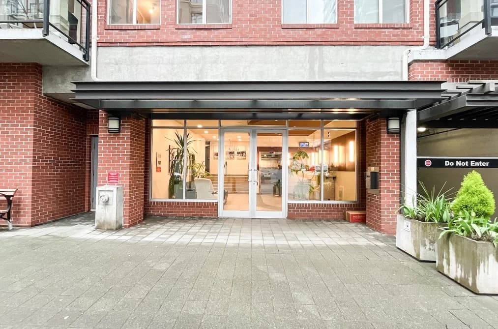 217 101 MORRISSEY ROAD, Port Moody, BC — Residential for Sale - Photo 2