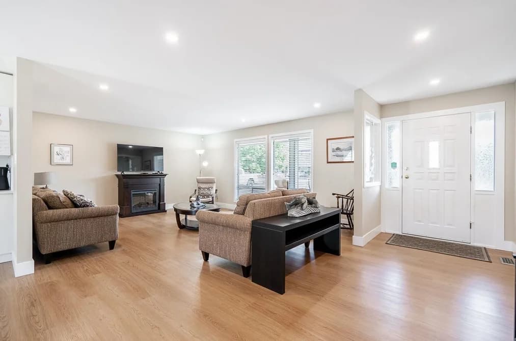 21711 52 AVENUE, Langley, BC — Residential for Sale - Photo 2