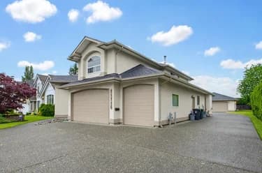 House for sale at 21715 44a Avenue Langley British Columbia - MLS: R3131538