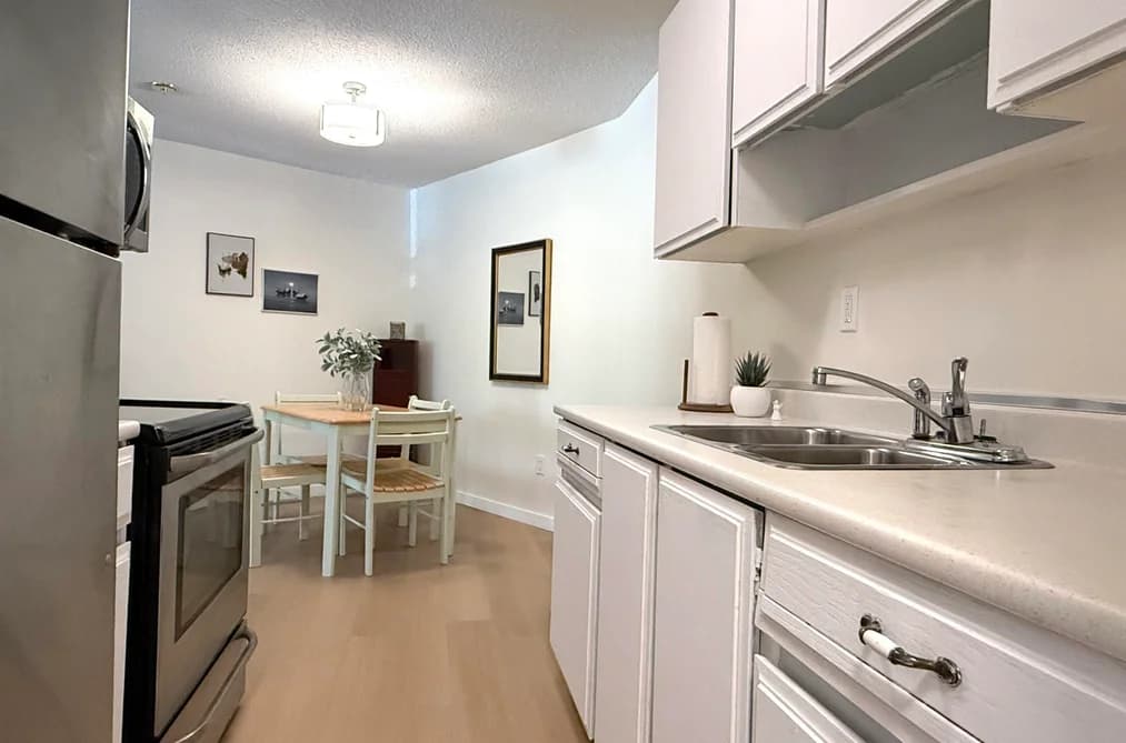 218 15020 NORTH BLUFF ROAD, White Rock, BC — Residential for Sale - Photo 2
