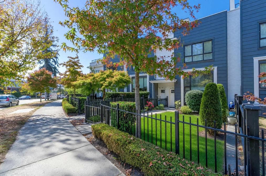 218 2277 OAK MEADOWS DRIVE, Surrey, BC — Residential for Sale - Photo 2