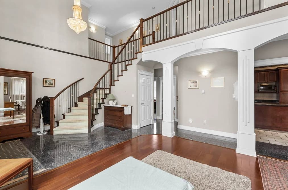 218 SEAVIEW DRIVE, Port Moody, BC — Residential for Sale - Photo 2