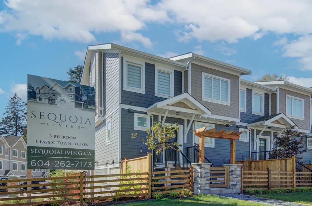 22 23108 LOUGHEED HIGHWAY, Maple Ridge, BC — Residential for Sale - Photo 2