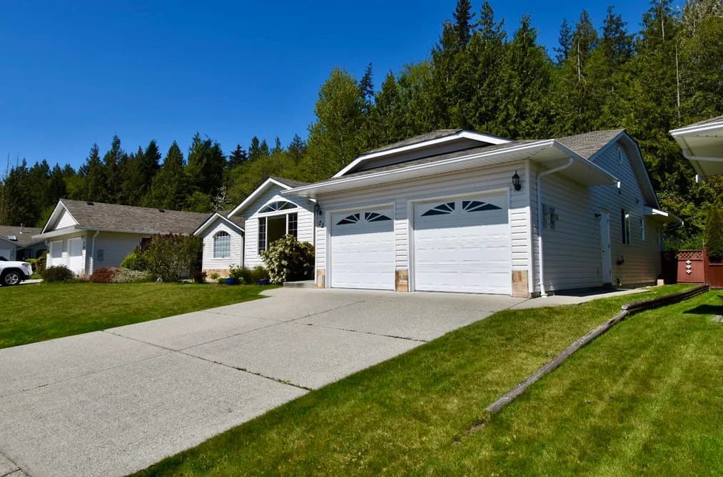 22 535 SHAW ROAD, Gibsons, BC — Residential for Sale - Photo 2