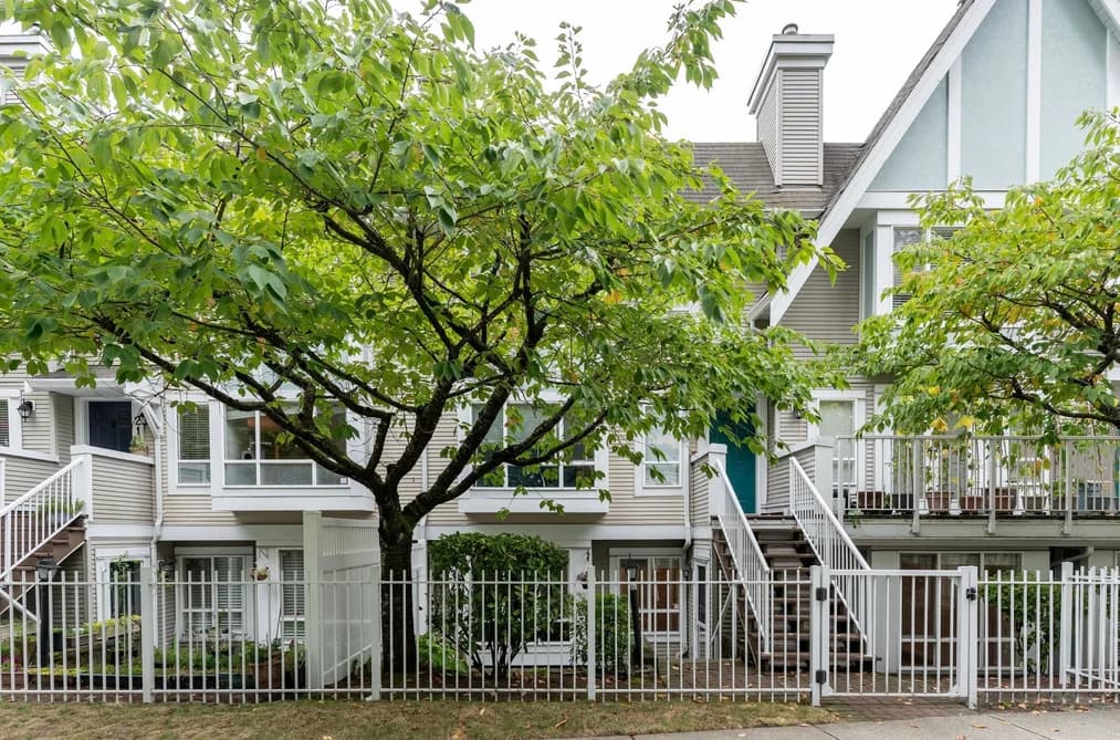 22 6588 SOUTHOAKS CRESCENT, Burnaby, BC — Residential for Sale - Main Photo