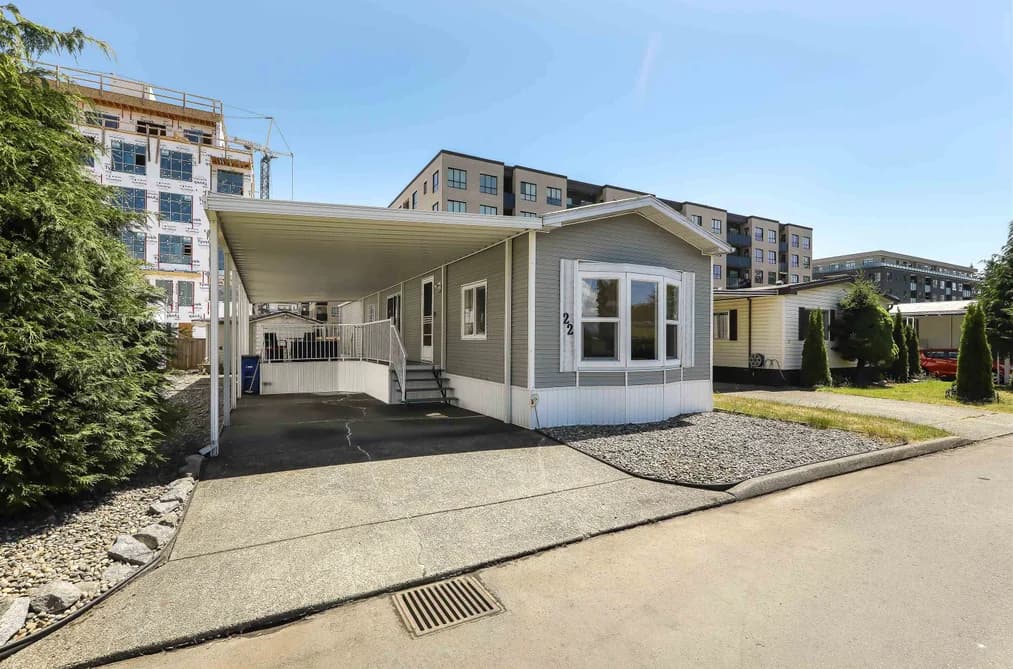 22 8670 156 STREET, Surrey, BC — Residential for Sale - Photo 2