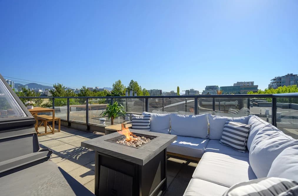 220 676 W 6TH AVENUE, Vancouver, BC — Residential for Sale - Main Photo