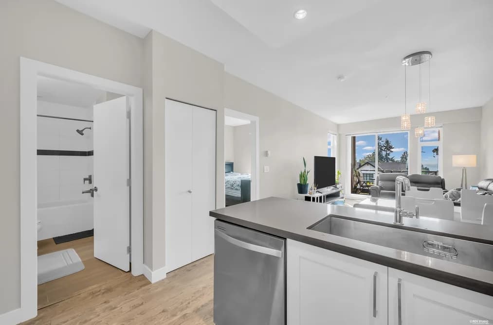 2201 963 CHARLAND AVENUE, Coquitlam, BC — Residential for Sale - Photo 2