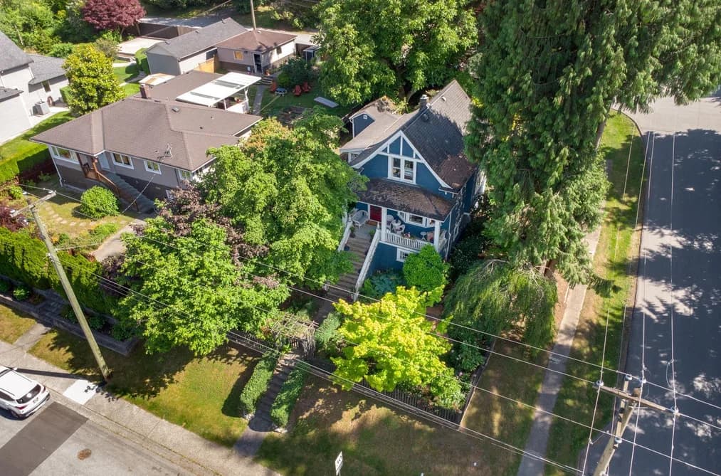 2201 ST GEORGE STREET, Port Moody, BC — Residential for Sale - Photo 2