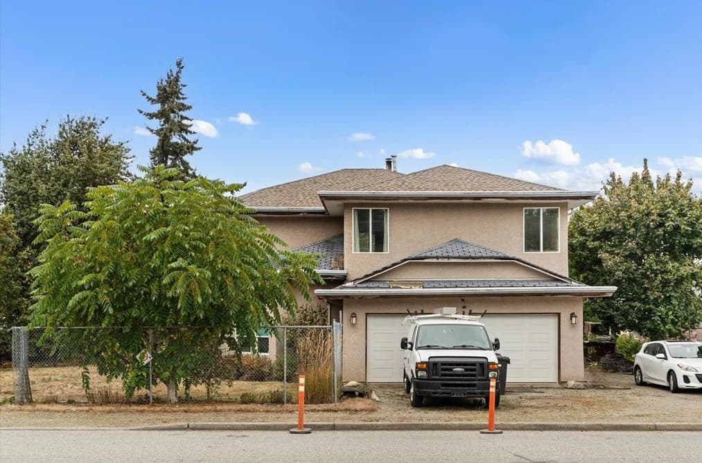 2203 WINDSOR STREET, Abbotsford, BC — Residential for Sale - Main Photo