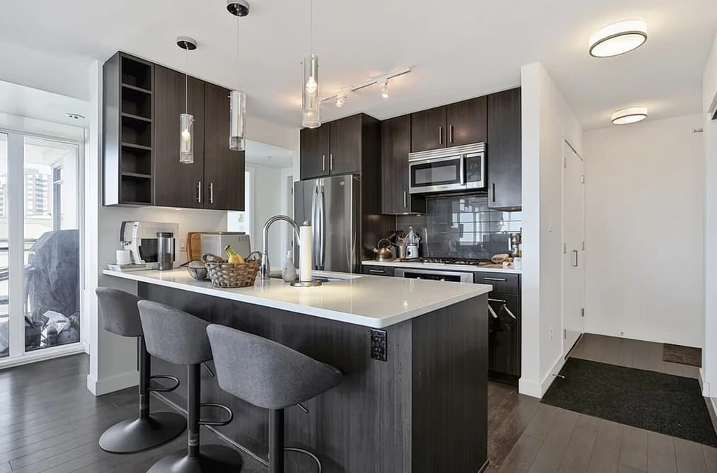 2205-608 Belmont Street, New Westminster, BC - Condo for Sale - Photo 2 of 25 2205-608 Belmont Street, New Westminster, BC - Condo for Sale - Photo 2 of 25