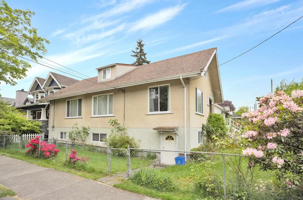 2206 MUSQUEAMVIEW STREET, Vancouver, BC — Residential for Sale - Photo 2