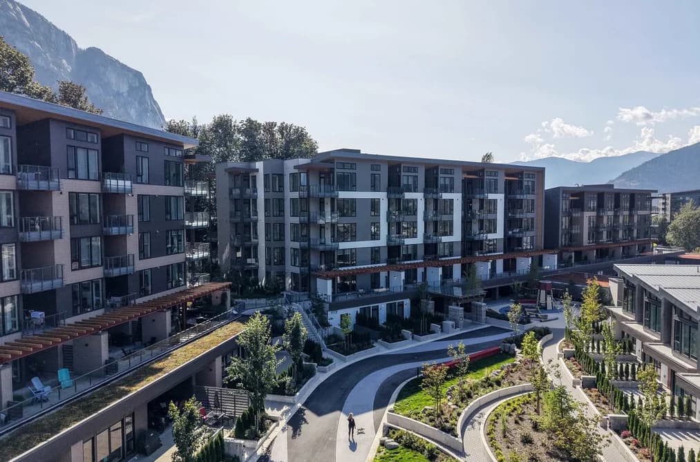 221 1500 SCOTT CRESCENT, Squamish, BC — Residential for Sale - Main Photo