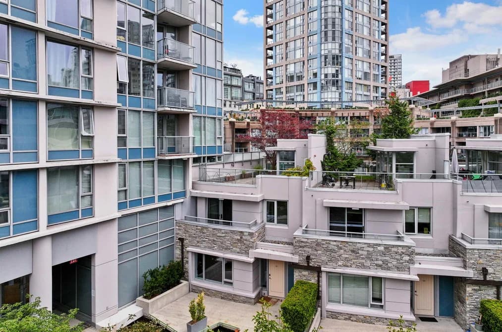 221 188 KEEFER PLACE, Vancouver, BC — Residential for Sale - Main Photo