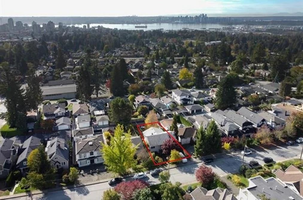221 W 28TH STREET, North Vancouver, BC — Residential for Sale - Main Photo