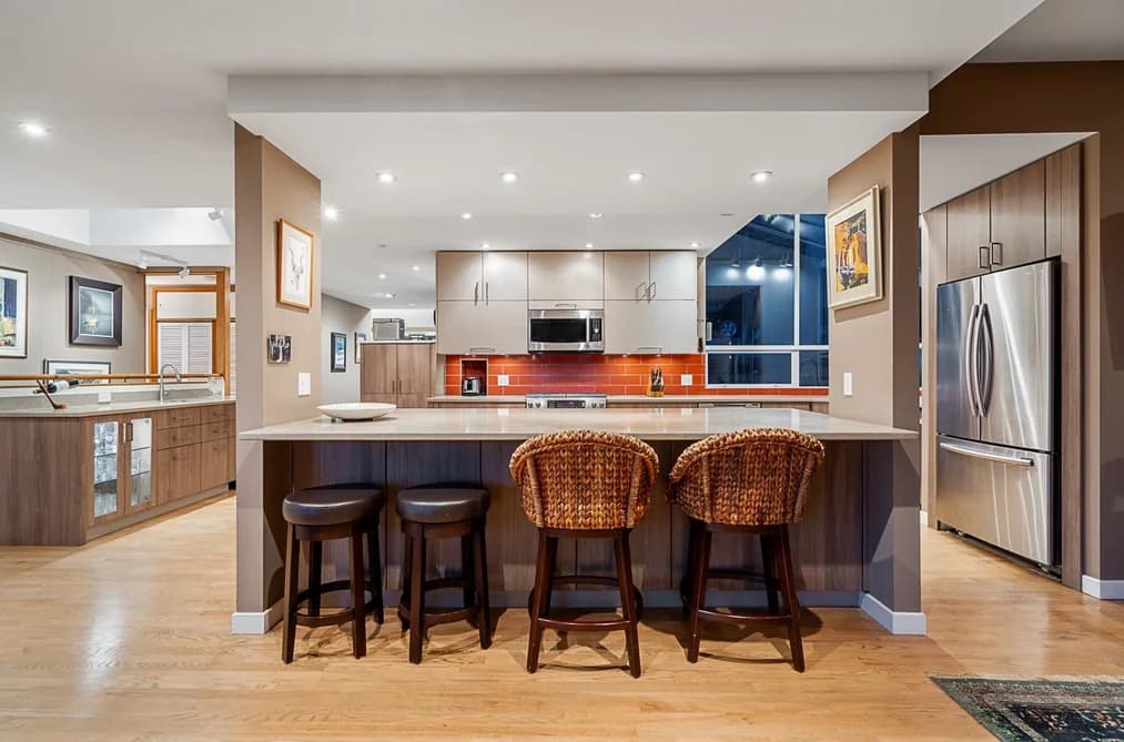 2215 CHAIRLIFT ROAD, West Vancouver, BC — Residential for Sale - Photo 2
