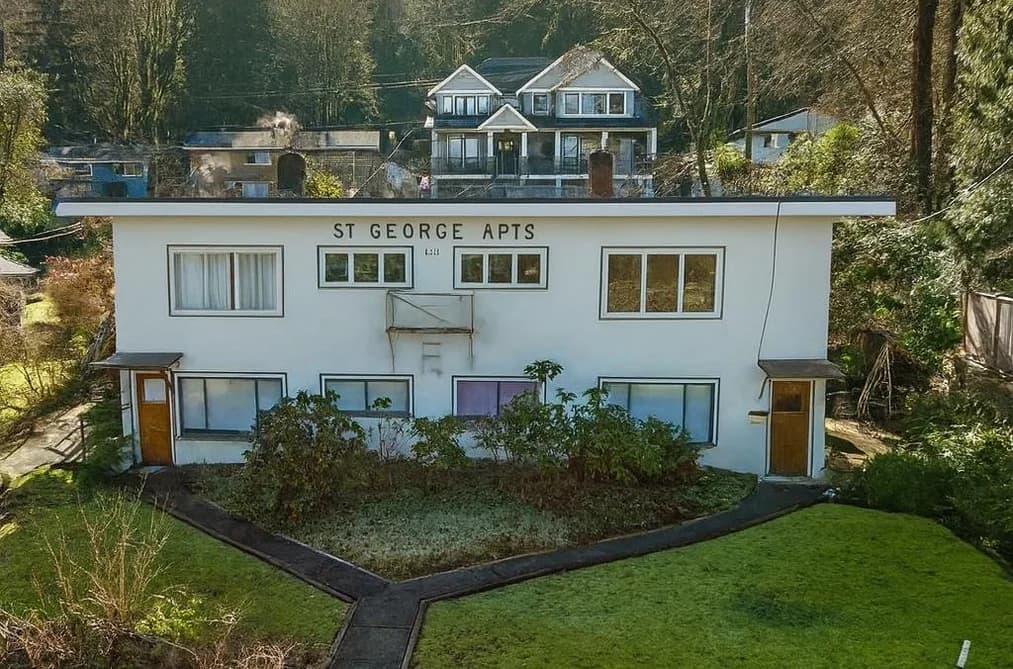 2217 ST GEORGE STREET, Port Moody, BC — Residential Income for Sale - Photo 2