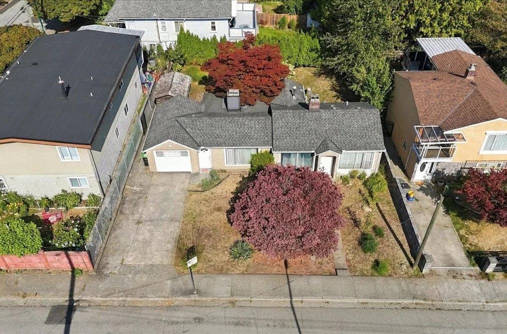 2219 E 25TH AVENUE, Vancouver, BC — Residential for Sale - Photo 2