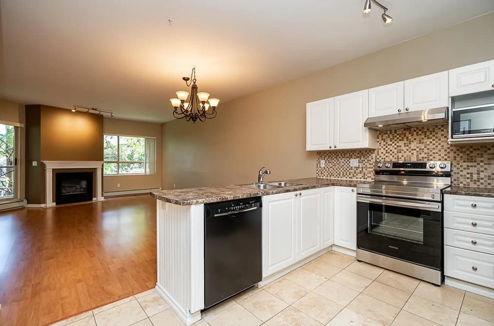 222 2109 ROWLAND STREET, Port Coquitlam, BC — Residential for Sale - Photo 2