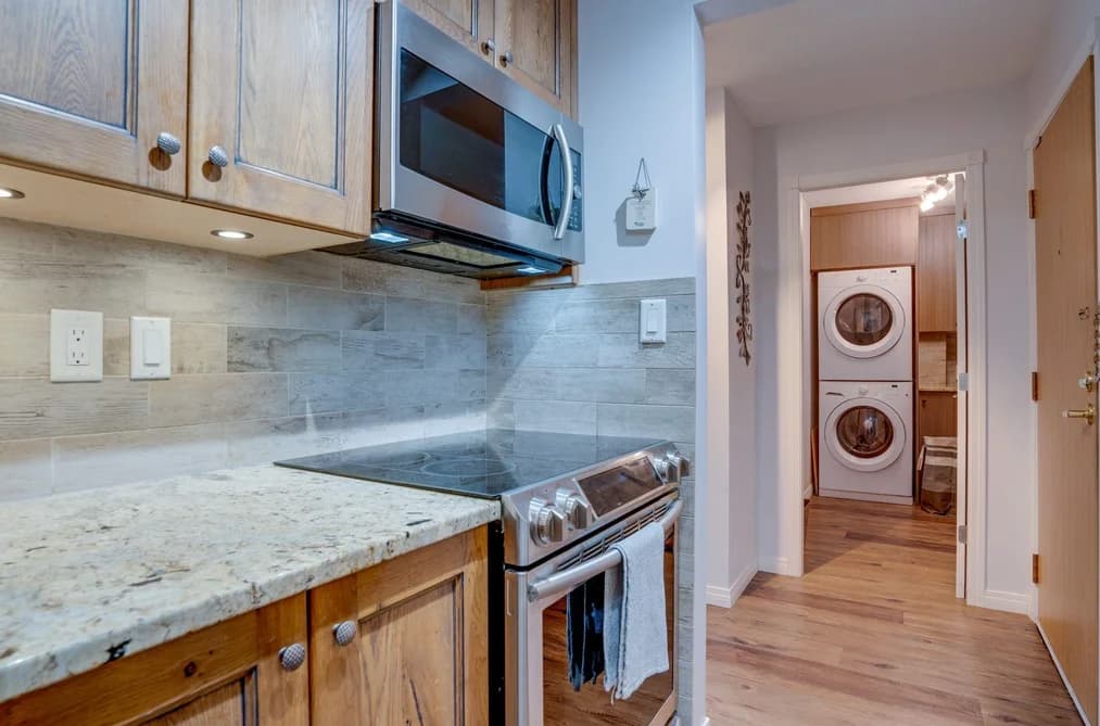 222 575 SUTHERLAND AVENUE, No City Value, BC — Residential for Sale - Photo 2