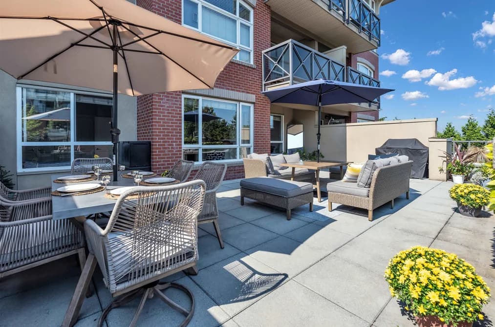 223 2970 KING GEORGE BOULEVARD, Surrey, BC — Residential for Sale - Main Photo