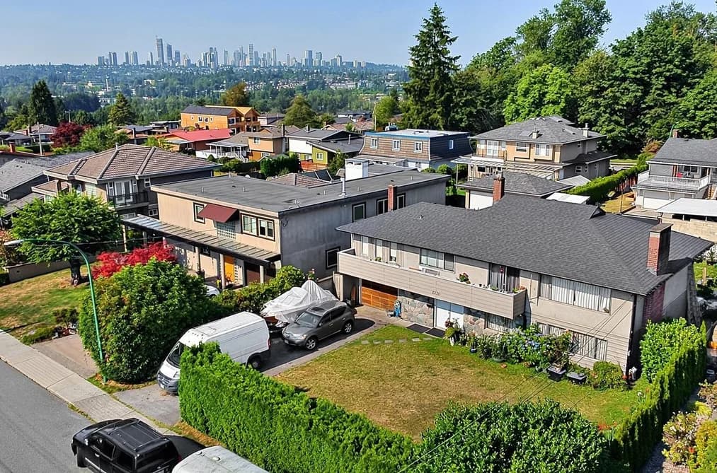 2231 CLIFF AVENUE, Burnaby, BC — Residential for Sale - Photo 2