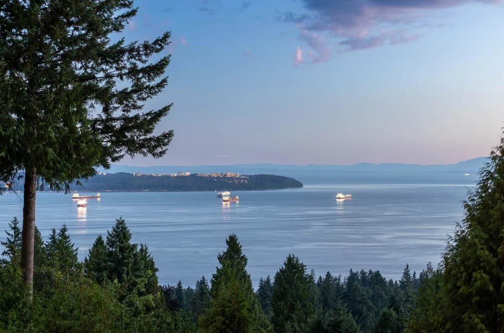 2235 CHAIRLIFT ROAD, West Vancouver, BC — Residential for Sale - Photo 2